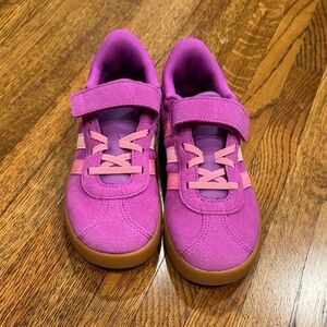 NWOT Pink Adidas sneakers